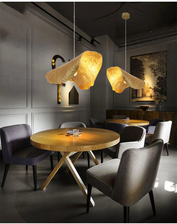 Minimalistische Koperen Hanglamp in Lotusblaad Ontwerp