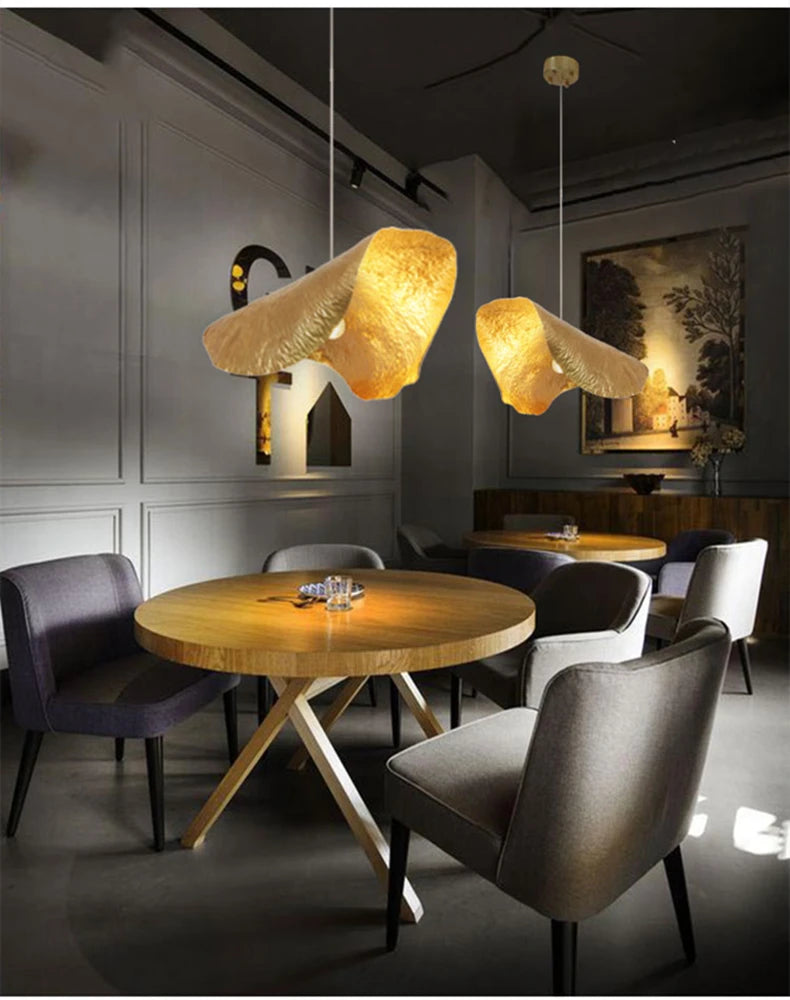 Minimalistische Koperen Hanglamp in Lotusblaad Ontwerp