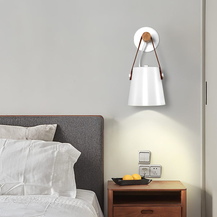 Conische Wandlamp van Hout - wandlampen - gemonteerd