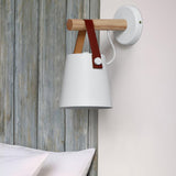 Conische Wandlamp van Hout