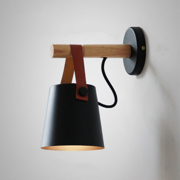 Conische Wandlamp van Hout - wandlampen - gemonteerd