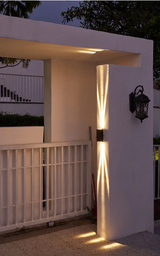 Stralux Beam IP65 Wandlamp – Minimalistische LED Buitenlamp met Smalle Lichtbundel voor Gevel, Tuin & Terras