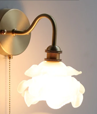 AuroraLux Nordic Wandlamp – Moderne Koperen Wandlamp met Trekschakelaar & Glazen Kap