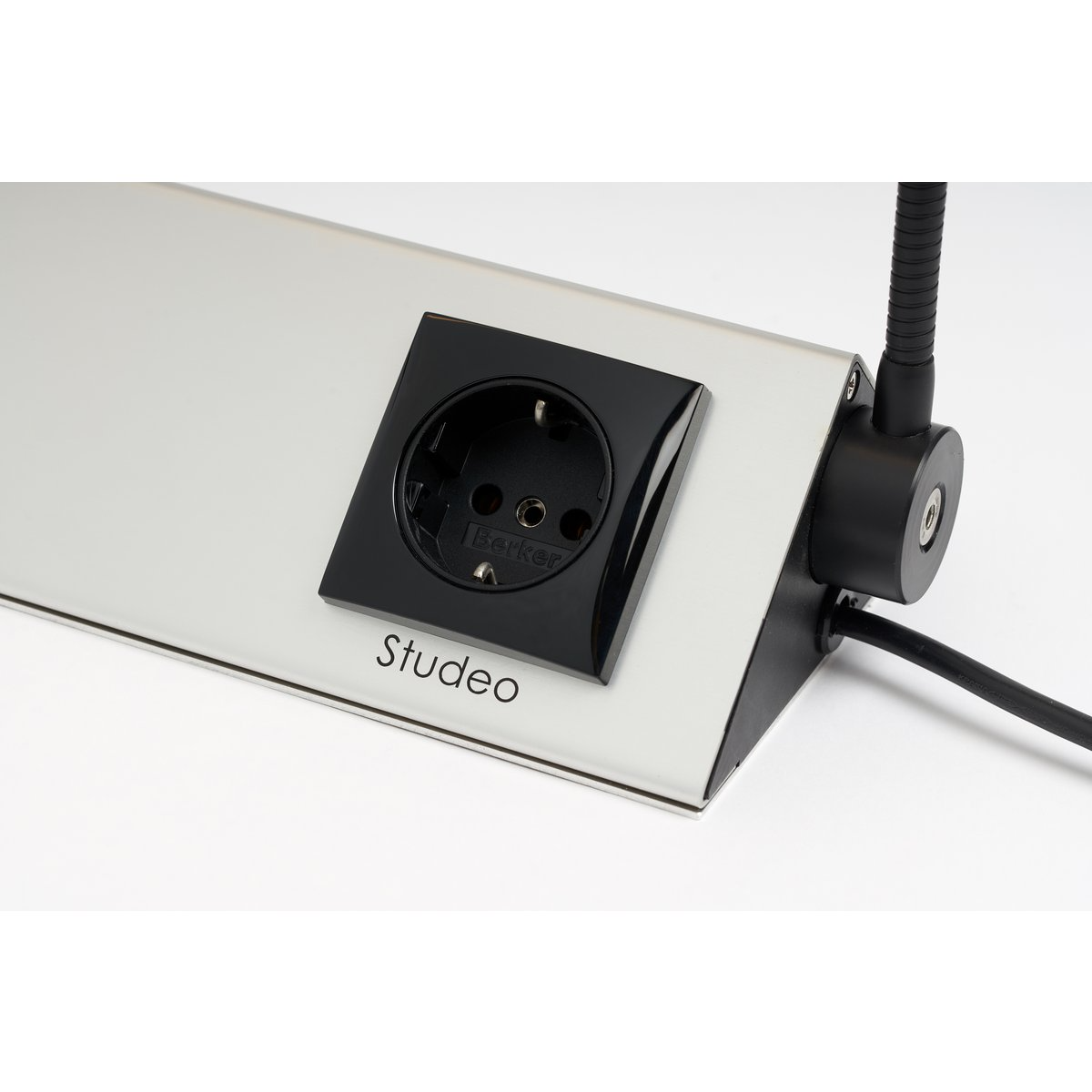 Betec Leuchten Manufactur - Studeo Bureaulamp Led Met Usb-Poort, Stopcontact, Touchdimmer 2700K - tafellampen
