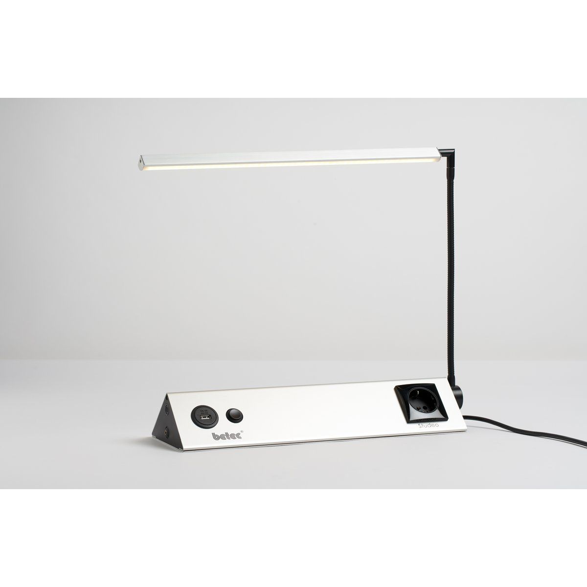 Betec Leuchten Manufactur - Studeo Bureaulamp Led Met Usb-Poort, Stopcontact, Touchdimmer 2700K - tafellampen - zijaanzicht