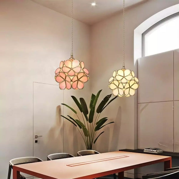 Glazen Hanglamp In De Vorm Van Een Bloem - hanglampen - in de kamer